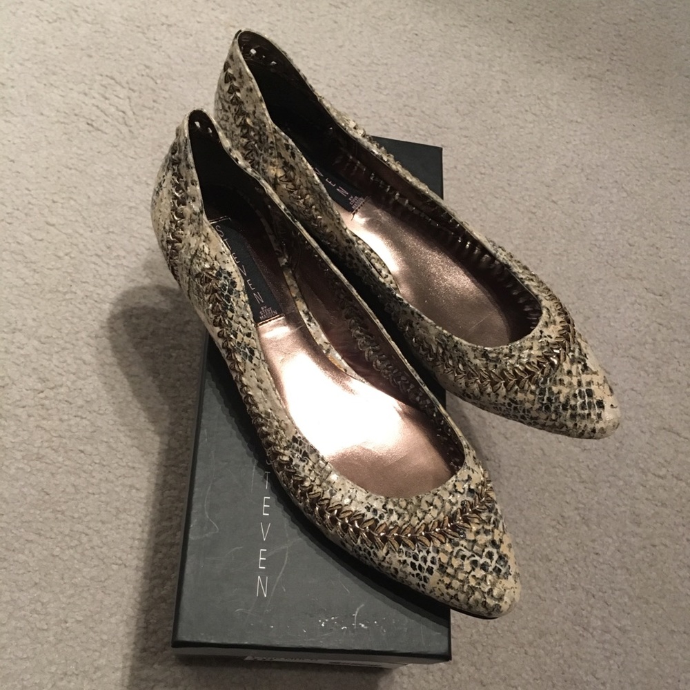 New in box Steven by Steve Madden Women’s Flats